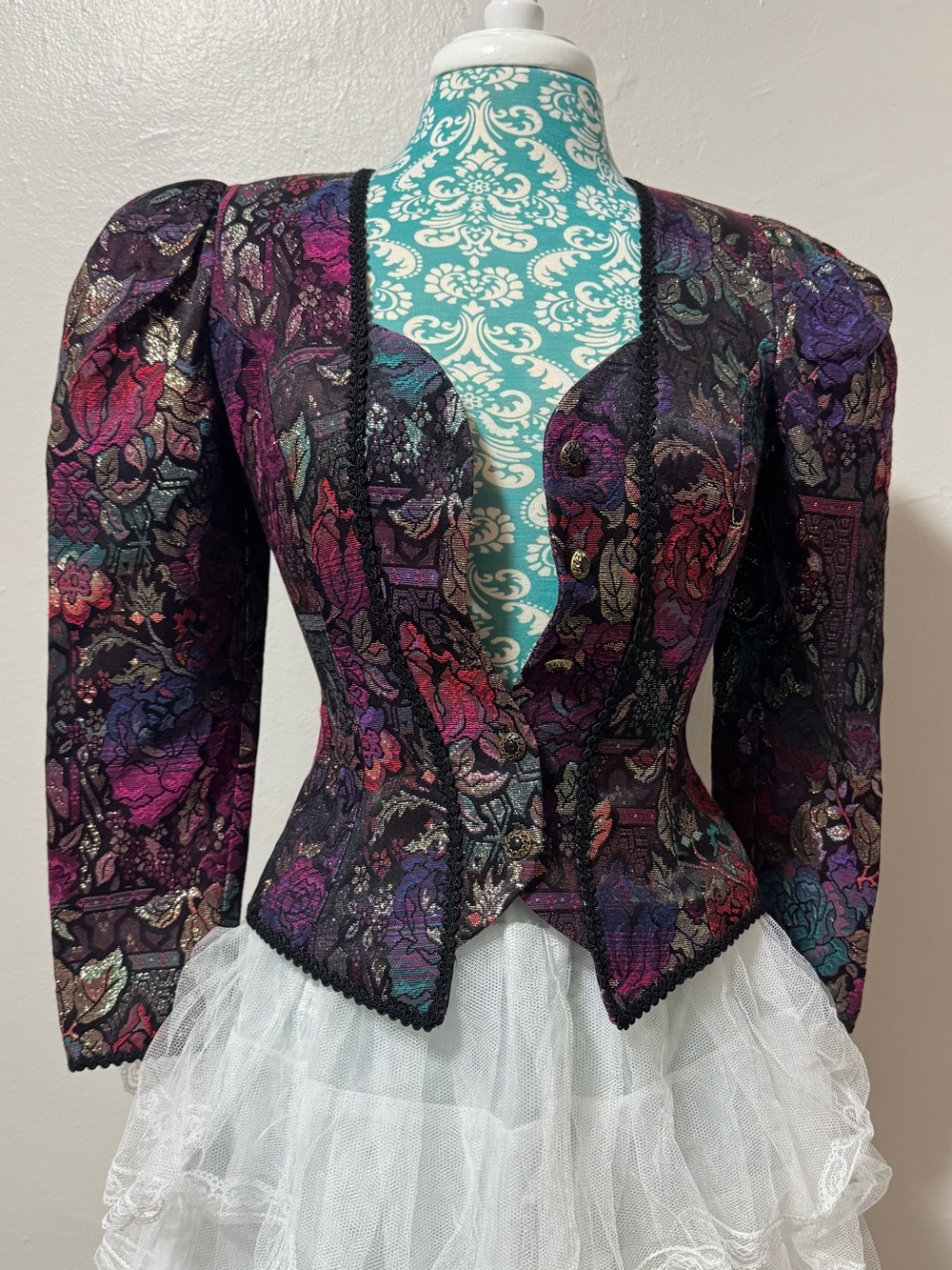 Cachet for Bari Protas Vintage Purple Floral Tapestry Brocade Puff Sleeve Jacket